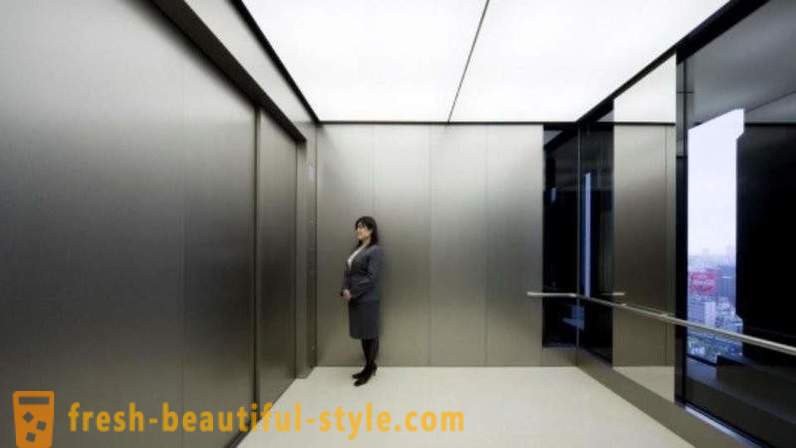 У Јапану, боље је да се не иде у лифт први
