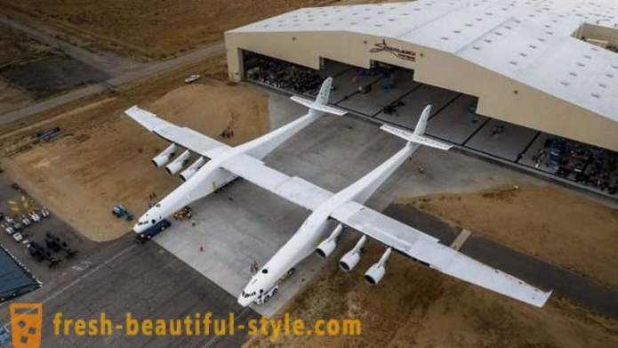 Највећи авион на свету најбржи и више