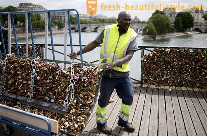 Милион докази љубави уклоњени из Понт дес Артс у Паризу