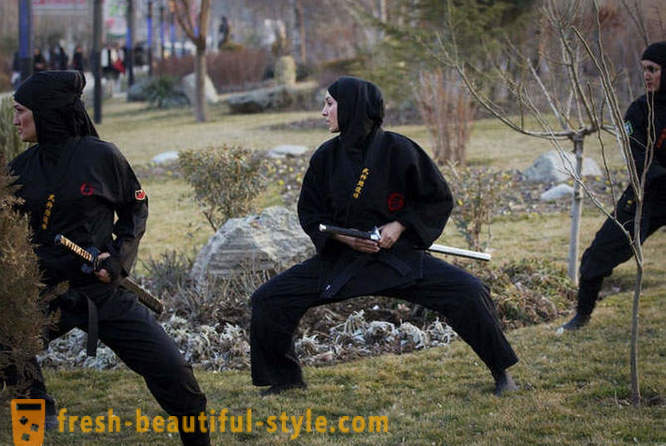 Ирански жене нинџе