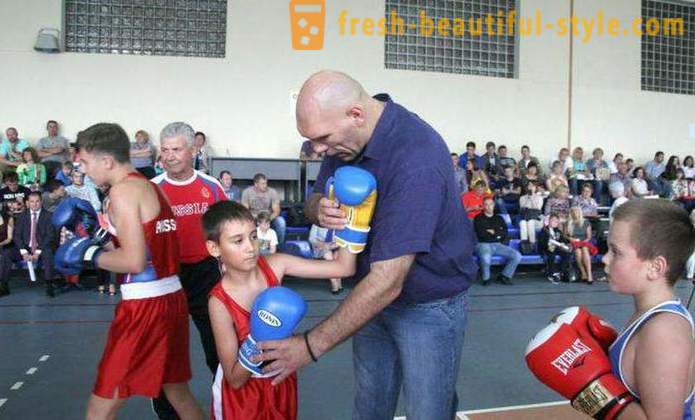Руски боксер Николај Валуев: висина и тежина, породица, деца