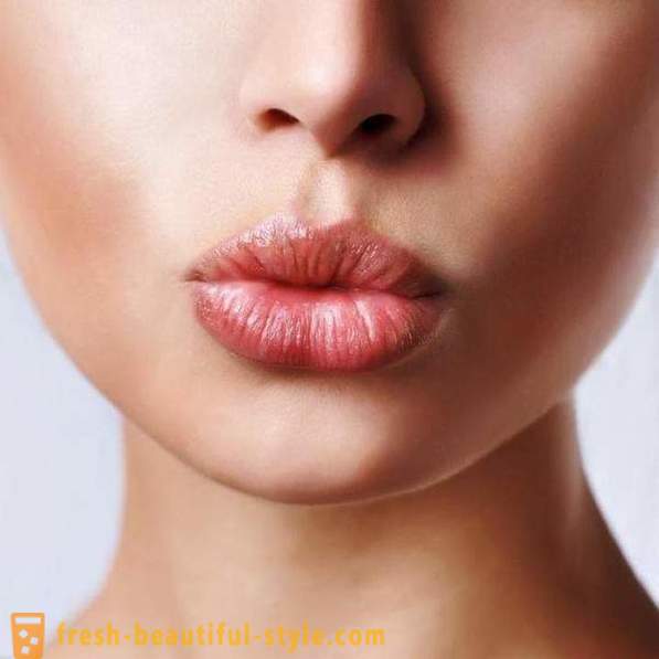Како очистити боре на горње усне у козметологију?