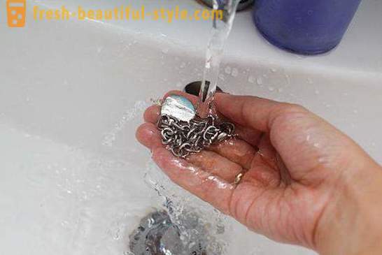 Корисни савети о томе како да очистите сребрни ланац