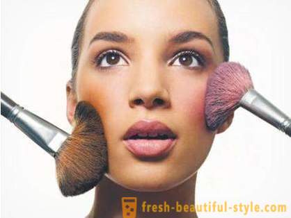 Лепа и природна шминка или како да се пријаве руменило