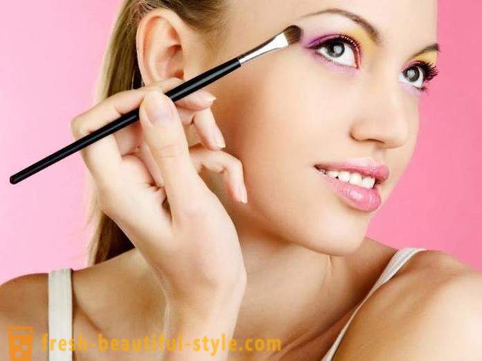 Како повећати шминку за очи: 5 универзалних правила