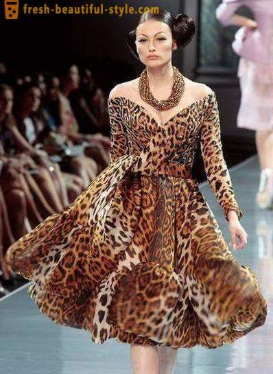 Леопард хаљина: шта да обучем и како да носи?